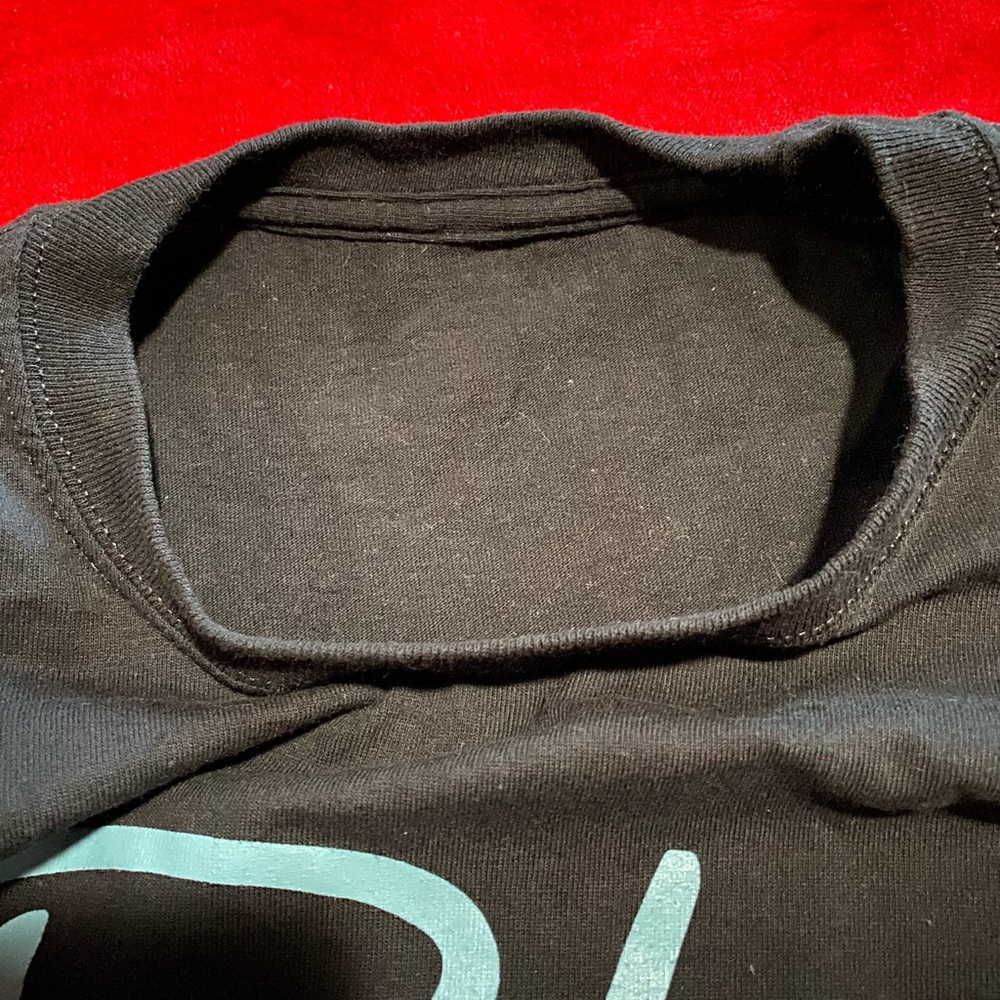 Graphic Tee - Picture 4 of 5